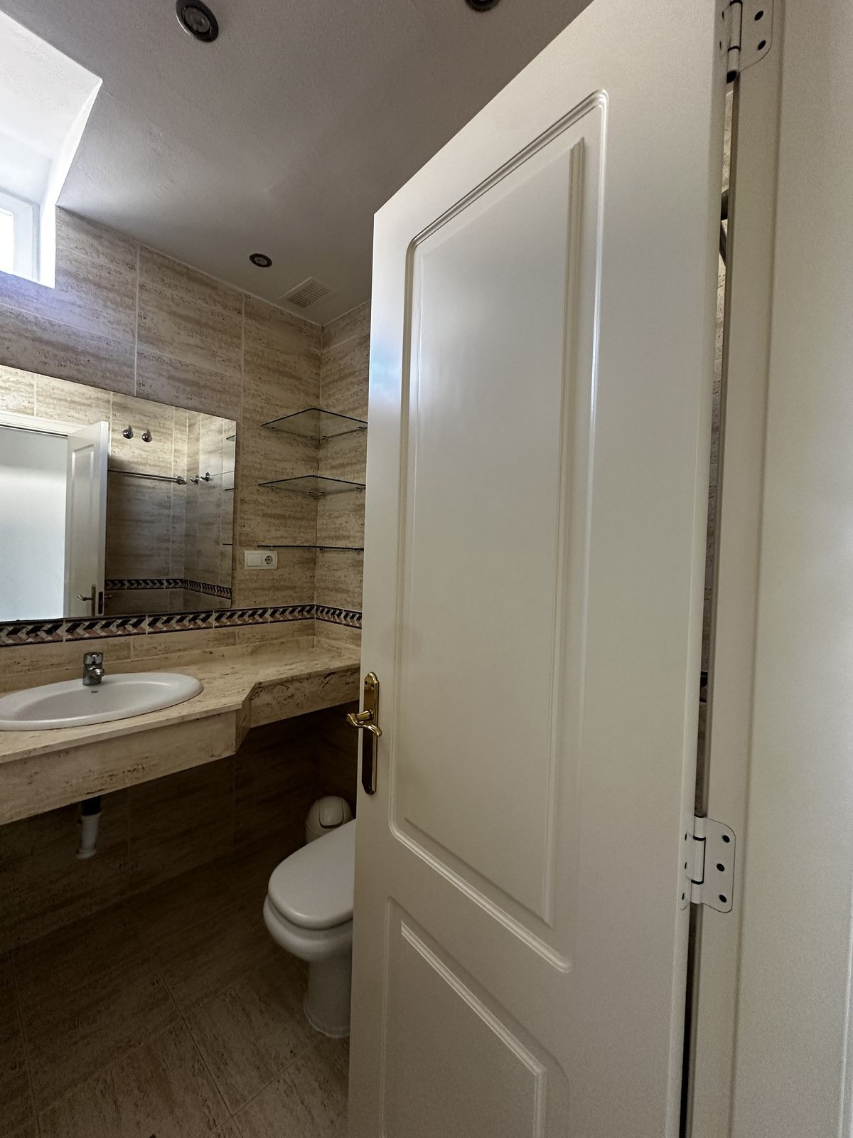 Piso de 2 Dormitorios en venta en Nueva Andalucía, Marbella