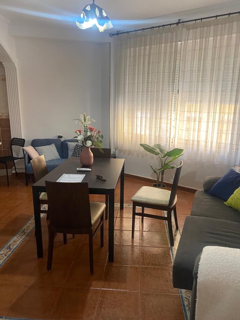 Casa Adosada de 12 Dormitorios y 5 Baños en venta en Almería