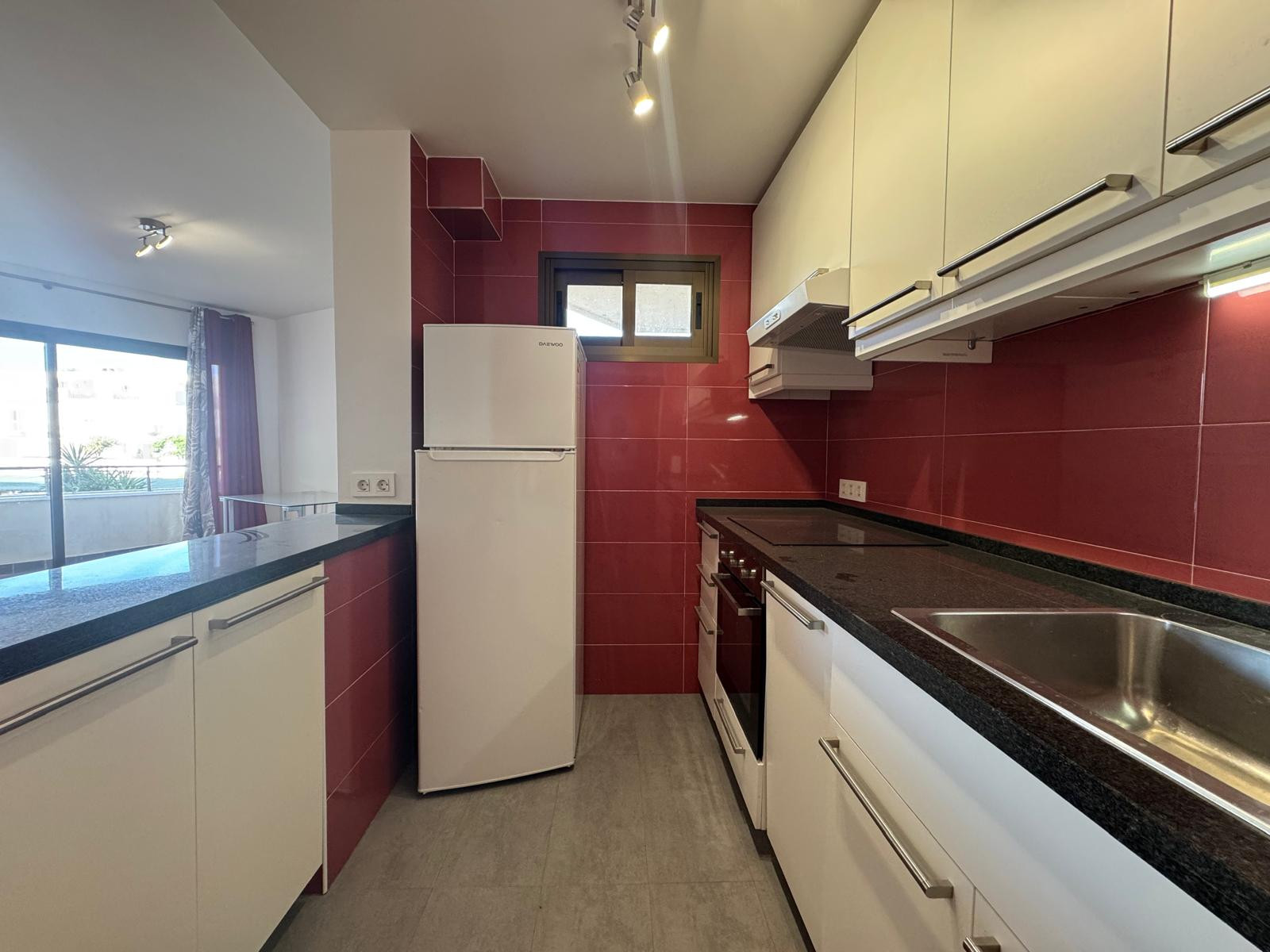 Piso de 2 Dormitorios y 2 Baños en venta en Estepona