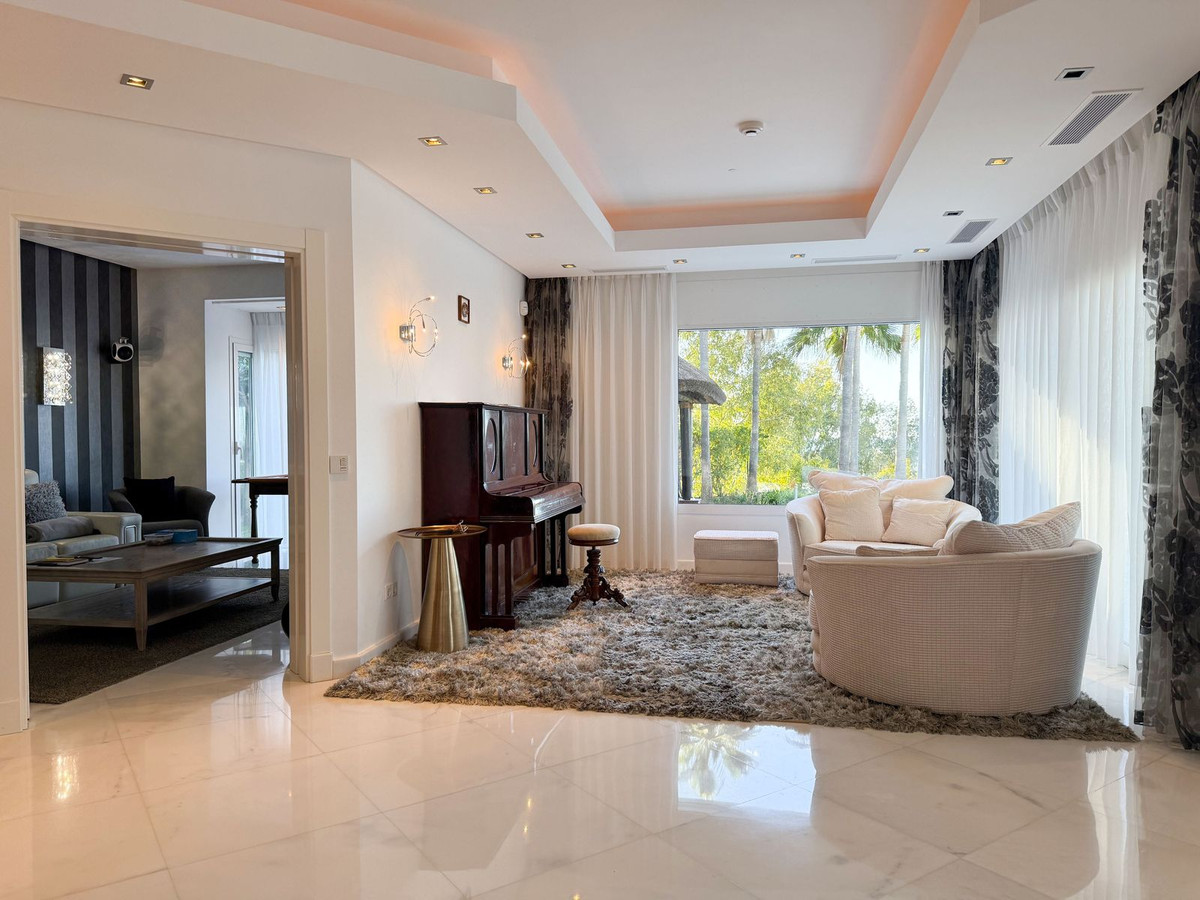 6 кровать Вилла курортная аренда в La Quinta, Benahavis