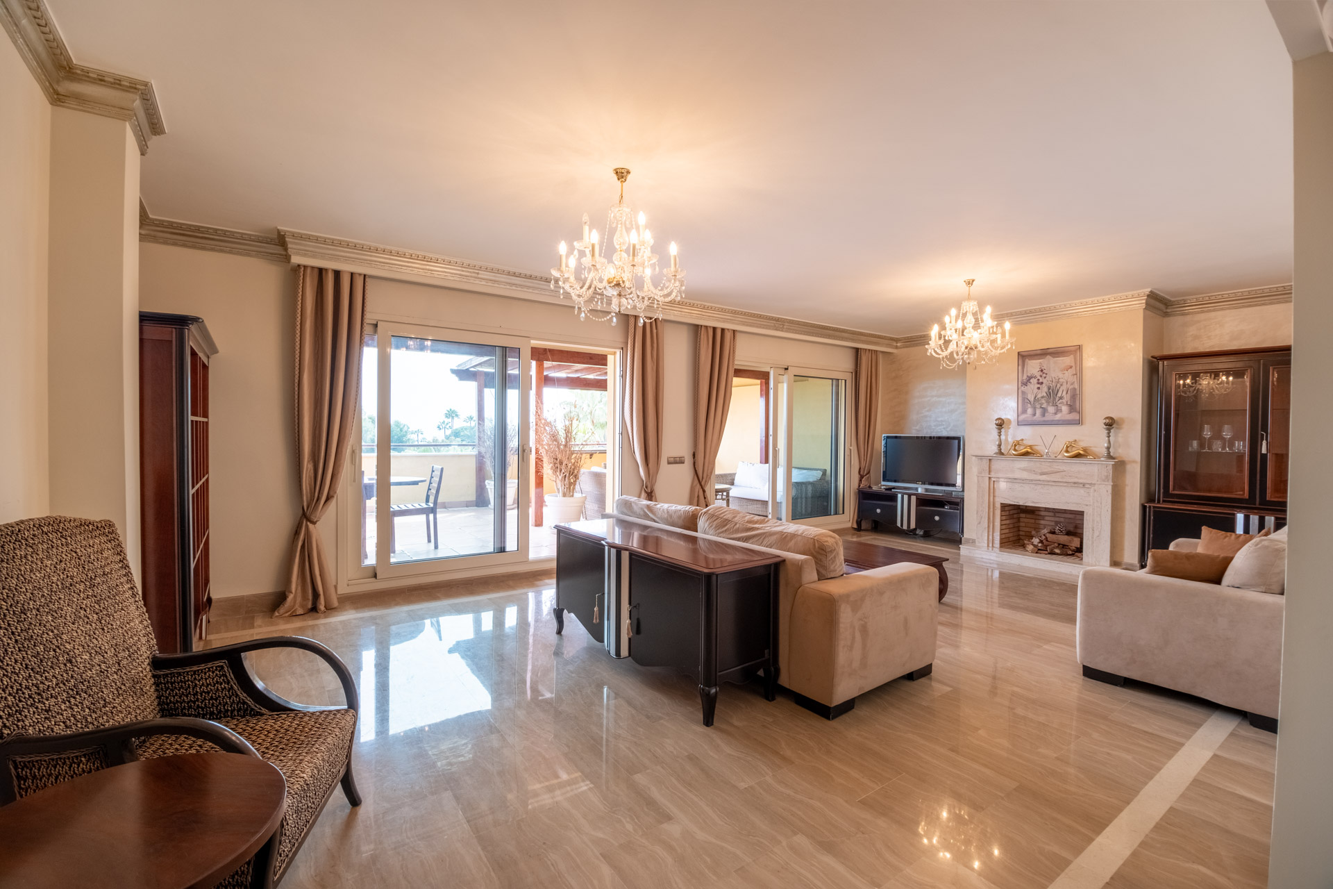 3 спални - Апартамент за продажба в Sierra Blanca, Marbella