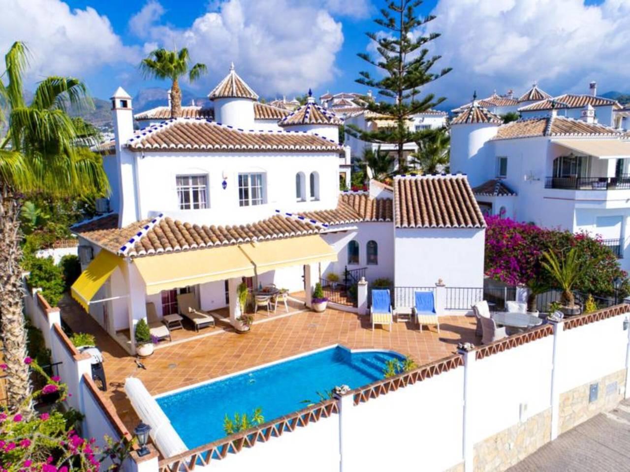 Casa Adosada de 3 Dormitorios en alquiler vacacional en Frigiliana
