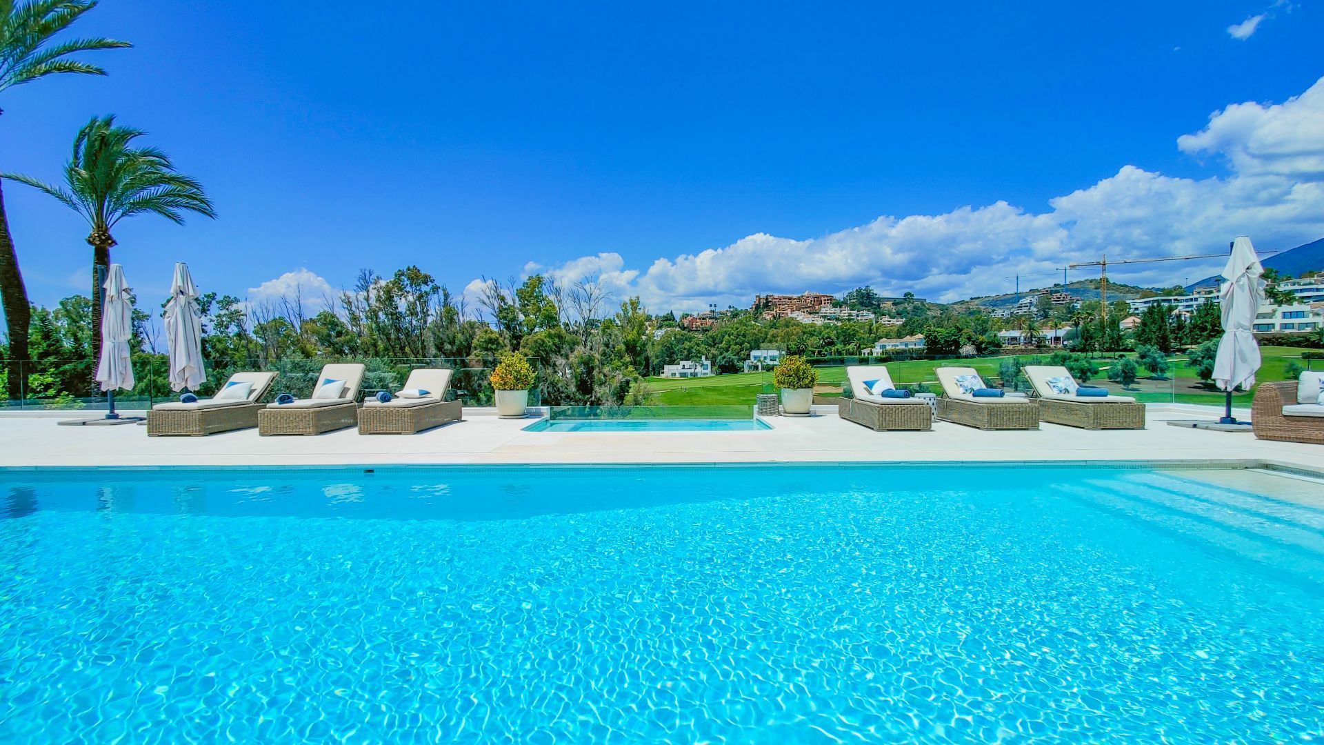 Casa de 7 Dormitorios en venta en Nueva Andalucía, Marbella