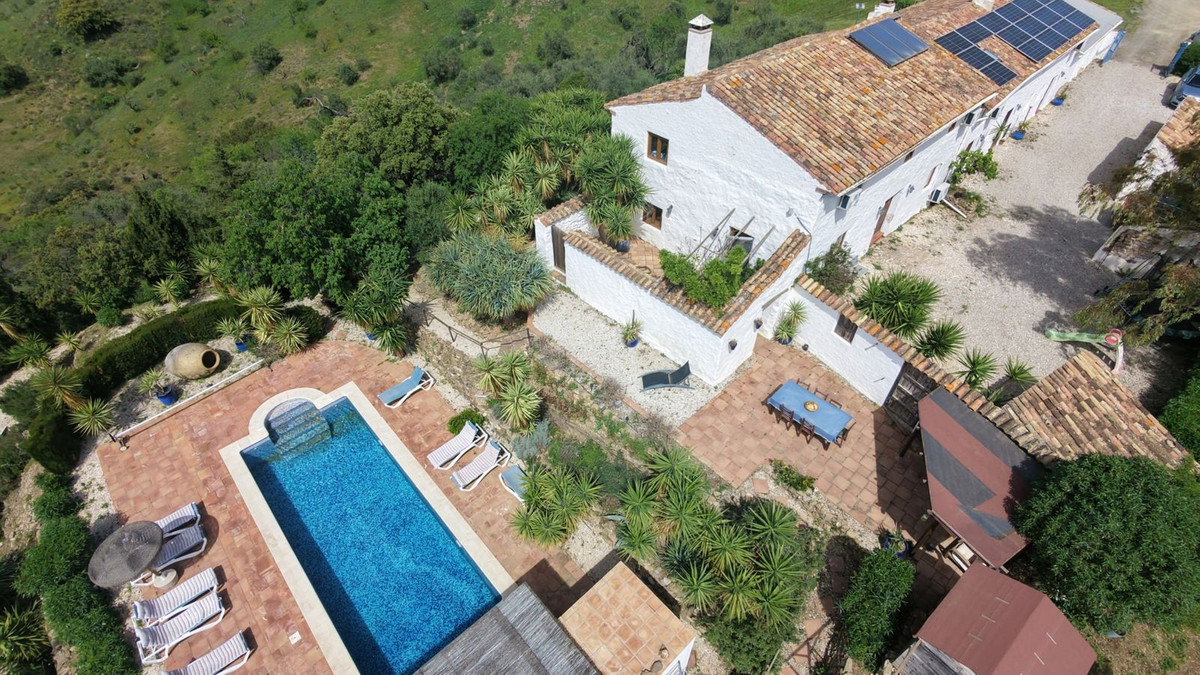 8 Bed - Country House for Sale in Casabermeja