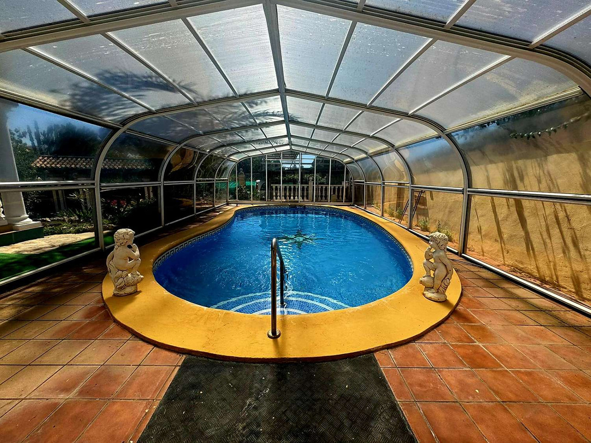 4 спални - Вила за продажба в Marbella