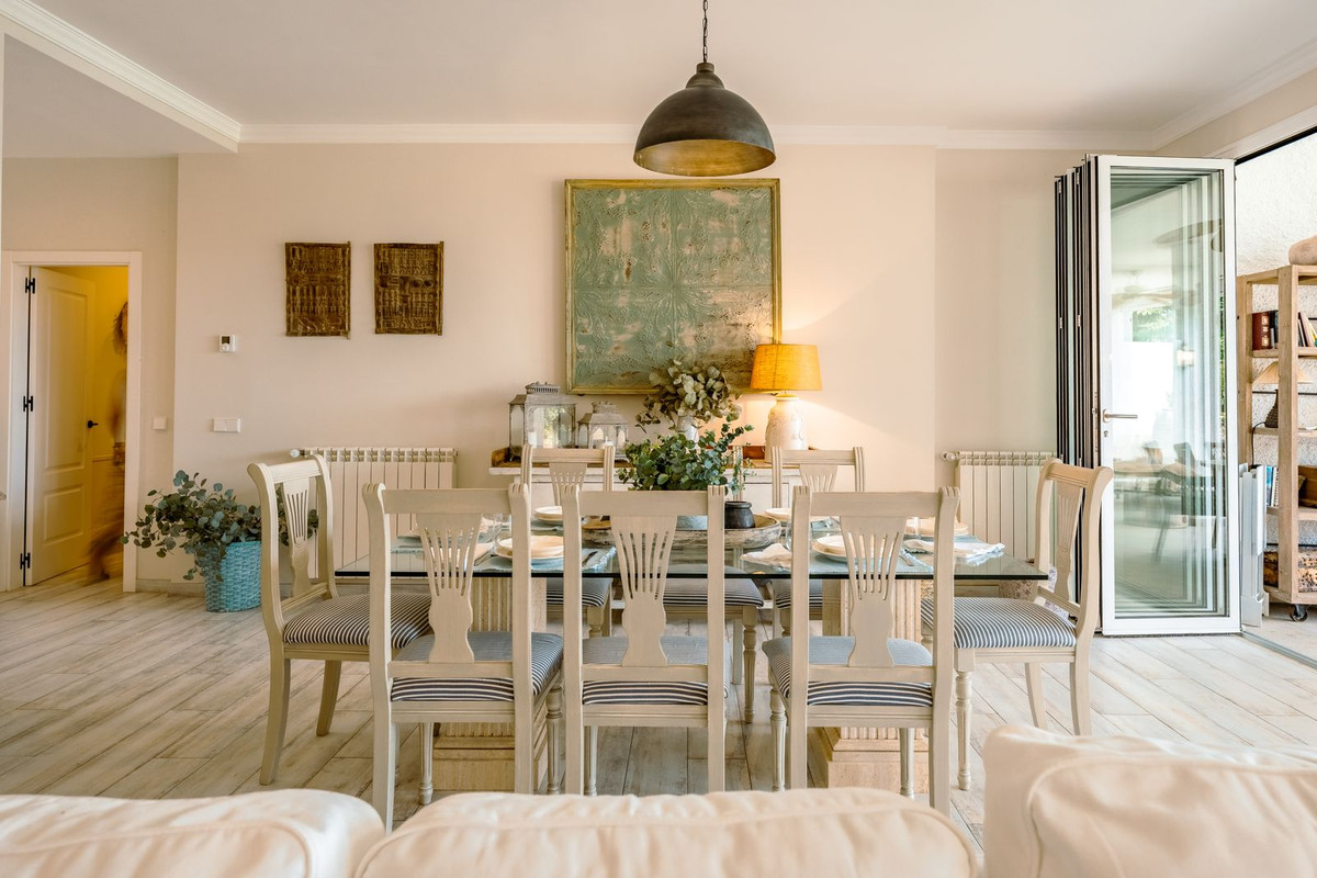 Casa de 7 Dormitorios y 7 Baños en venta en Guadalmina Baja, San Pedro de Alcántara