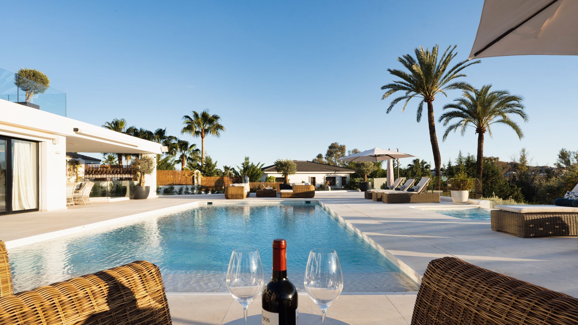 Casa de 7 Dormitorios en venta en Nueva Andalucía, Marbella