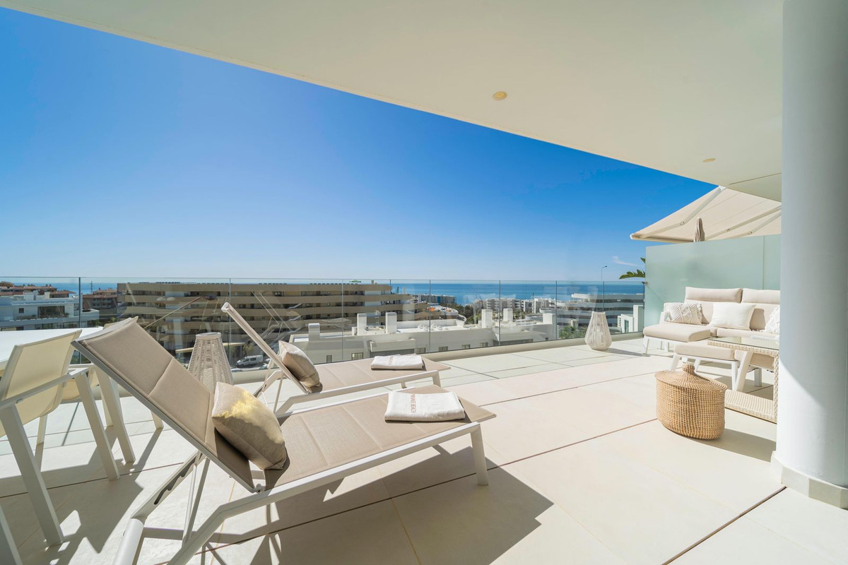 Piso de 2 Dormitorios en venta en Benalmádena