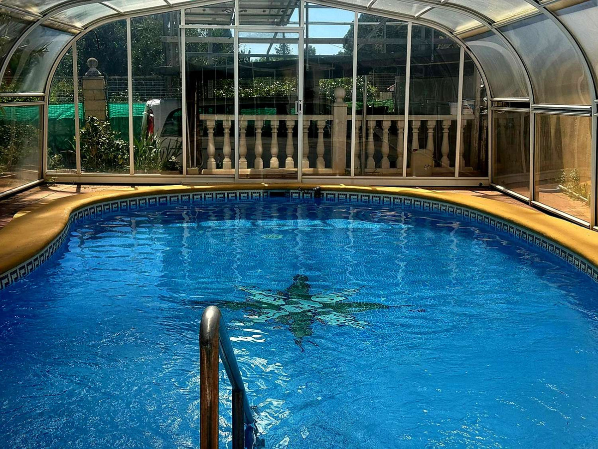 4 спални - Вила за продажба в Marbella