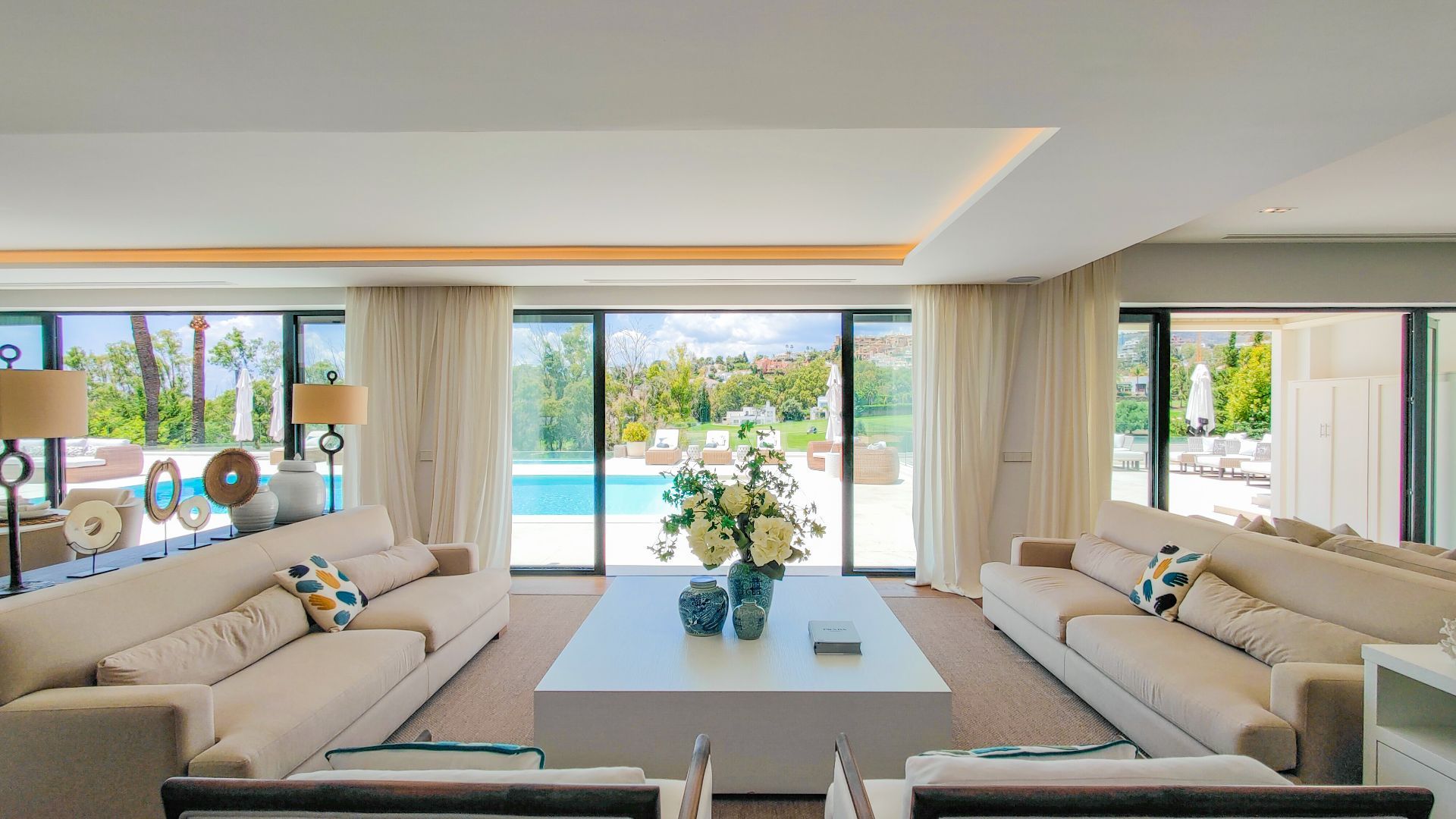 Casa de 7 Dormitorios en venta en Nueva Andalucía, Marbella