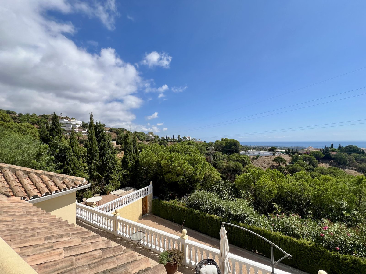 6 Bed - Country House for Sale in Estepona