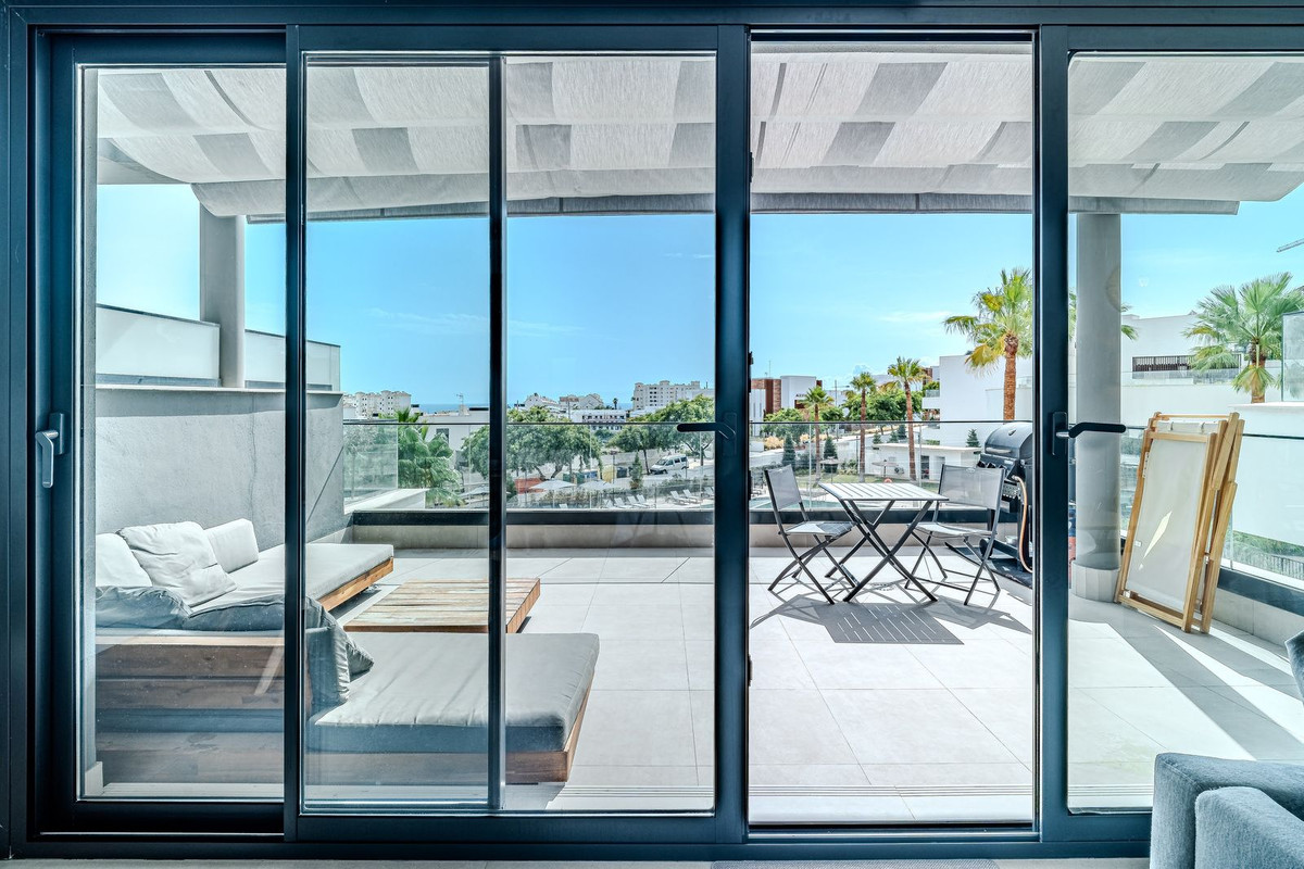 Ático de 3 Dormitorios y 3 Baños en alquiler vacacional en Estepona