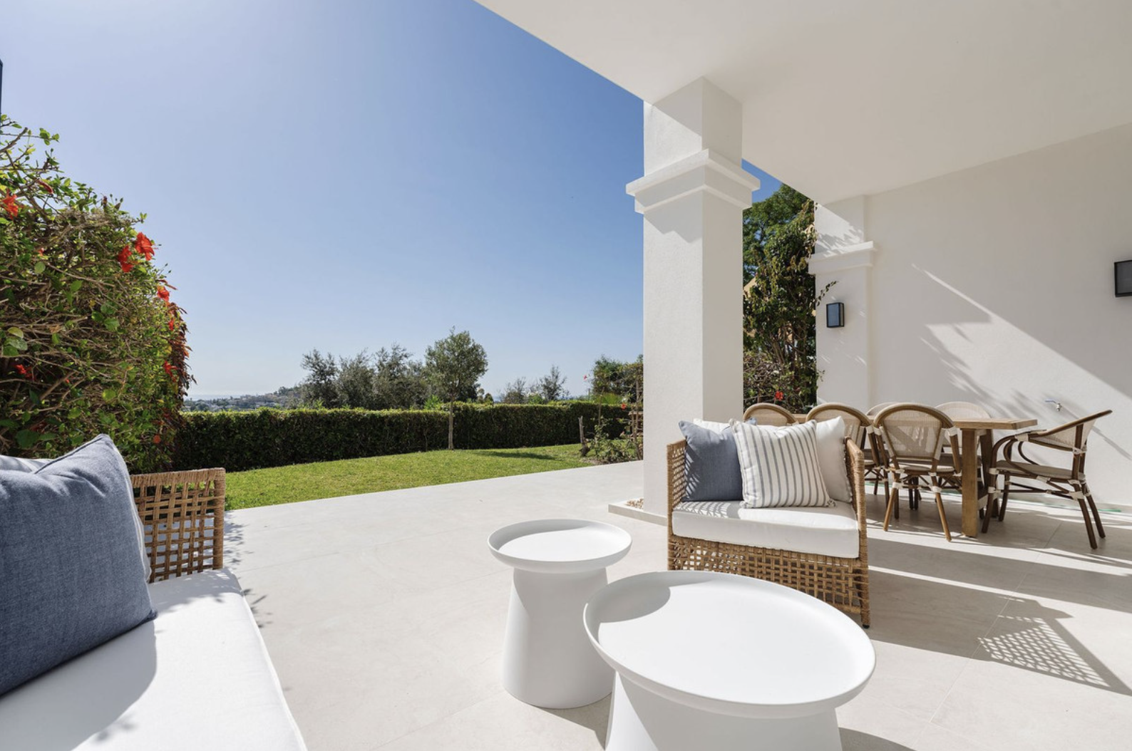 Casa Adosada de 4 Dormitorios en venta en La Quinta, Benahavís