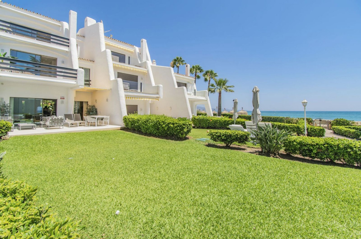 Casa Adosada de 4 Dormitorios y 3 Baños en venta en Puerto Banús