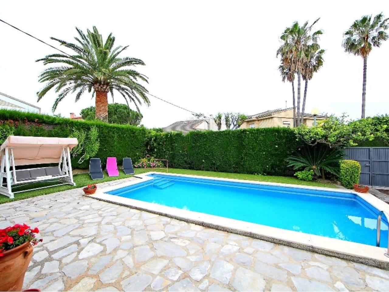 4 спални - Редова къща Ваканционен наем в Cambrils