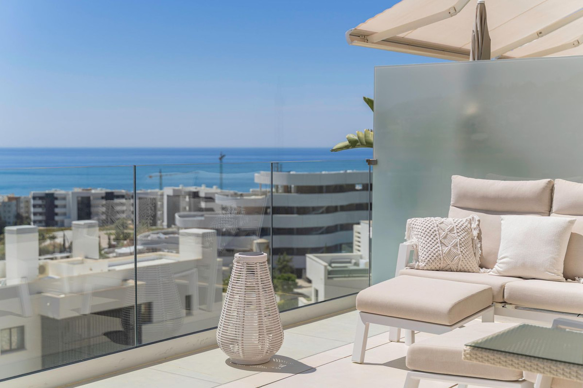 Piso de 2 Dormitorios en venta en Benalmádena
