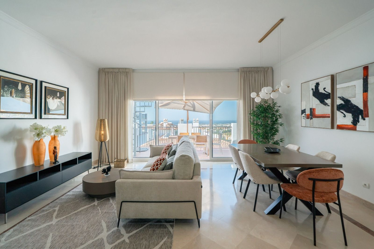 Ático de 2 Dormitorios y 2 Baños en venta en Benahavís