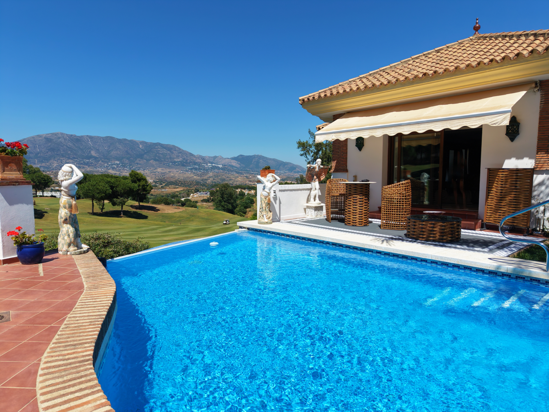 Casa de 4 Dormitorios en venta en Mijas