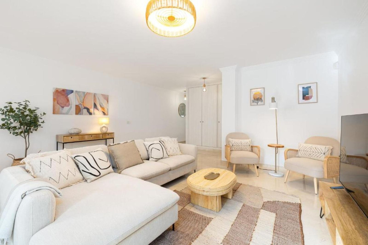 Piso de 4 Dormitorios en venta en Fuengirola