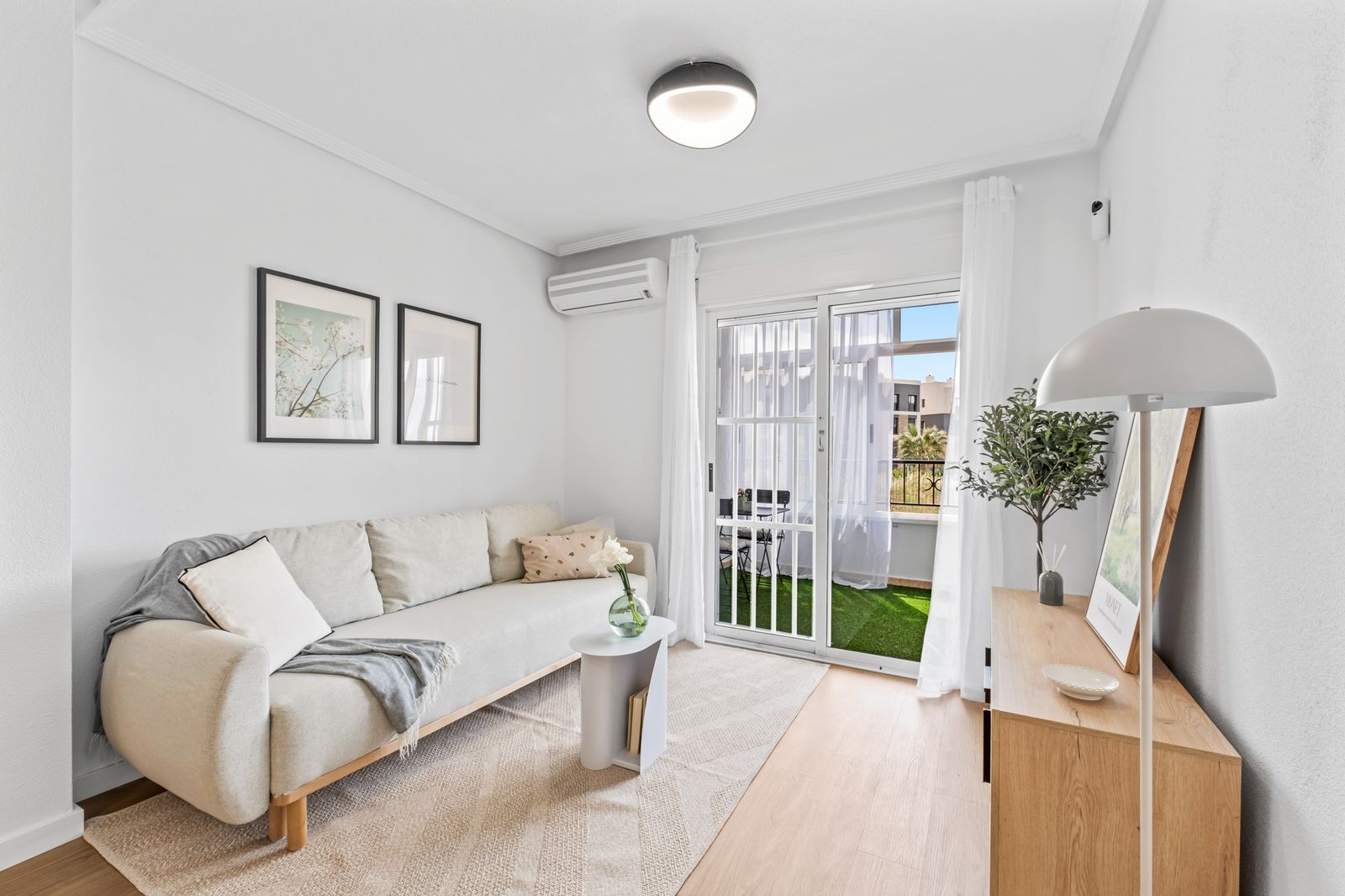 2 спални, 1 баня - Апартамент за продажба в Orihuela Costa