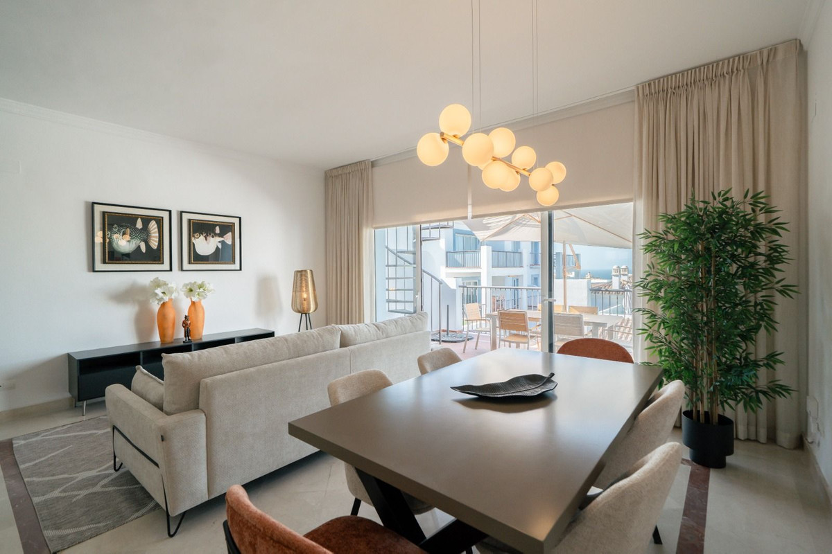 Ático de 2 Dormitorios y 2 Baños en venta en Benahavís