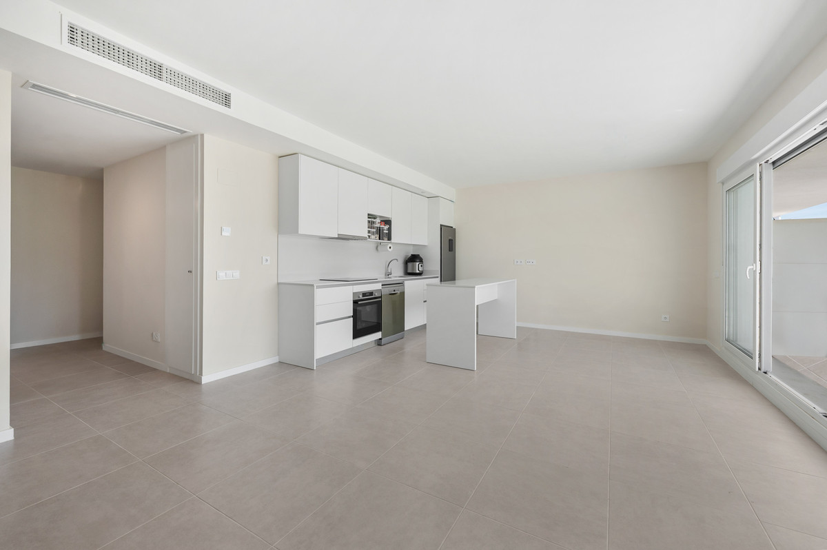 Piso de 2 Dormitorios y 2 Baños en venta en Estepona