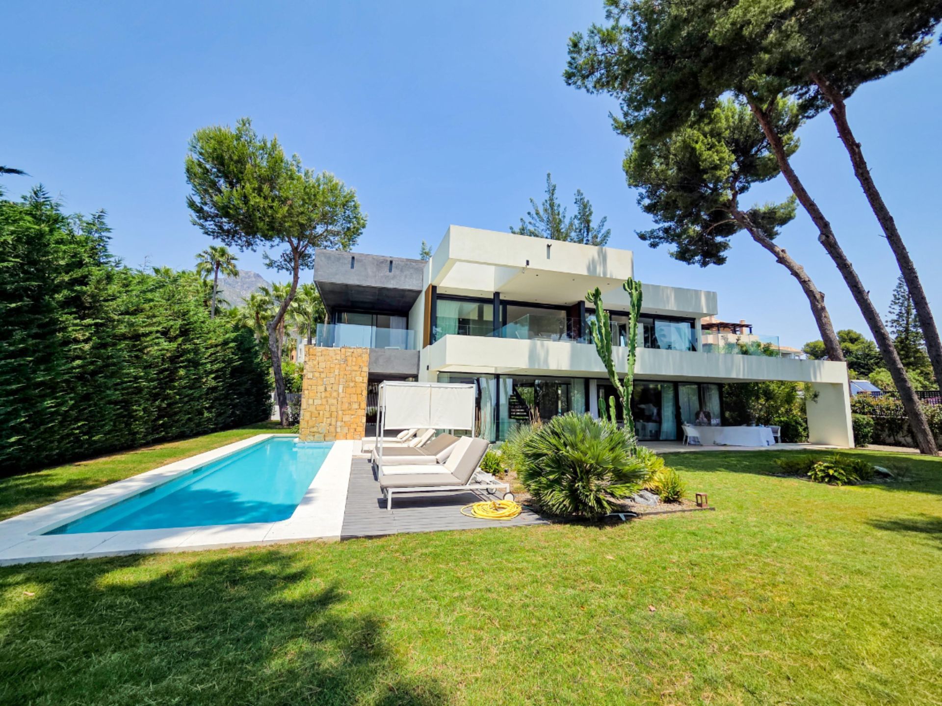 5 спални, 5 бани - Вила за продажба в Marbella Golden Mile