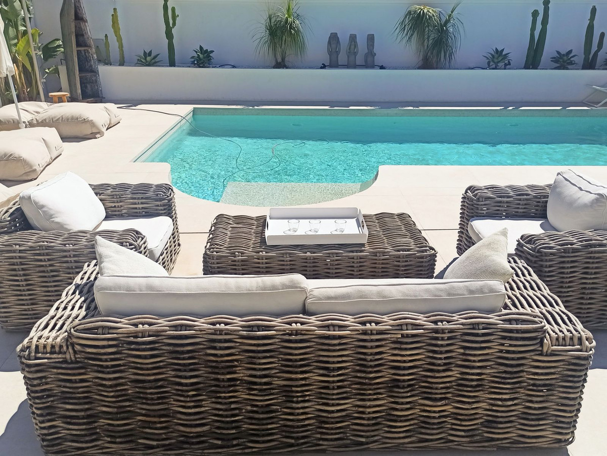 Casa de 4 Dormitorios en venta en Cancelada, Estepona