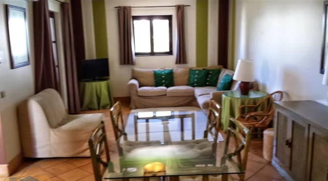 Piso de 2 Dormitorios y 2 Baños en venta en Olhos de Água, Albufeira