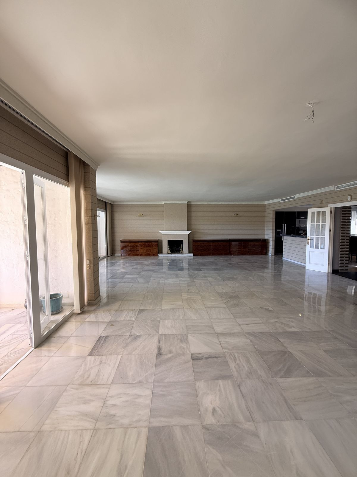 Piso de 3 Dormitorios en venta en Nueva Milla de Oro, Estepona