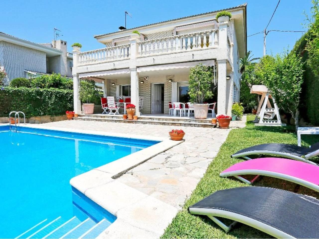 4 спални - Редова къща Ваканционен наем в Cambrils