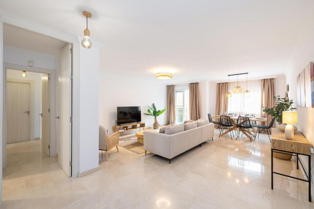 Piso de 4 Dormitorios en venta en Fuengirola