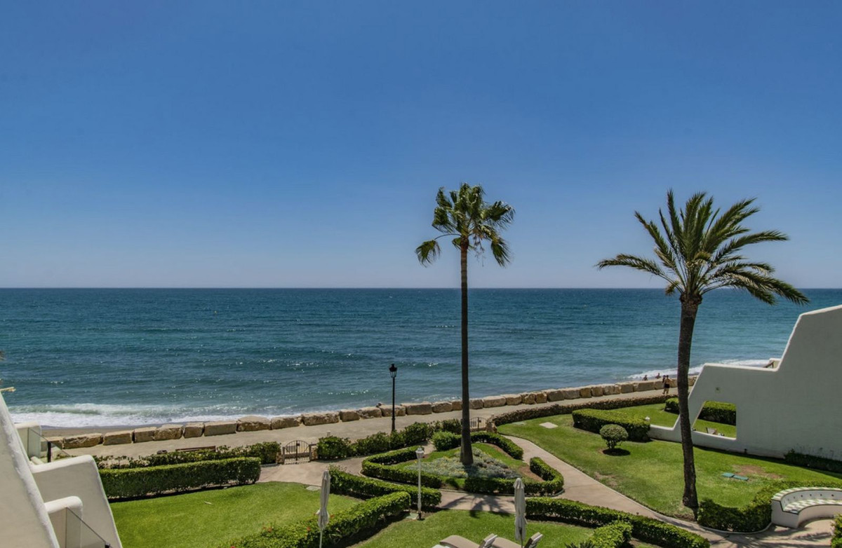 Casa Adosada de 4 Dormitorios y 3 Baños en venta en Puerto Banús