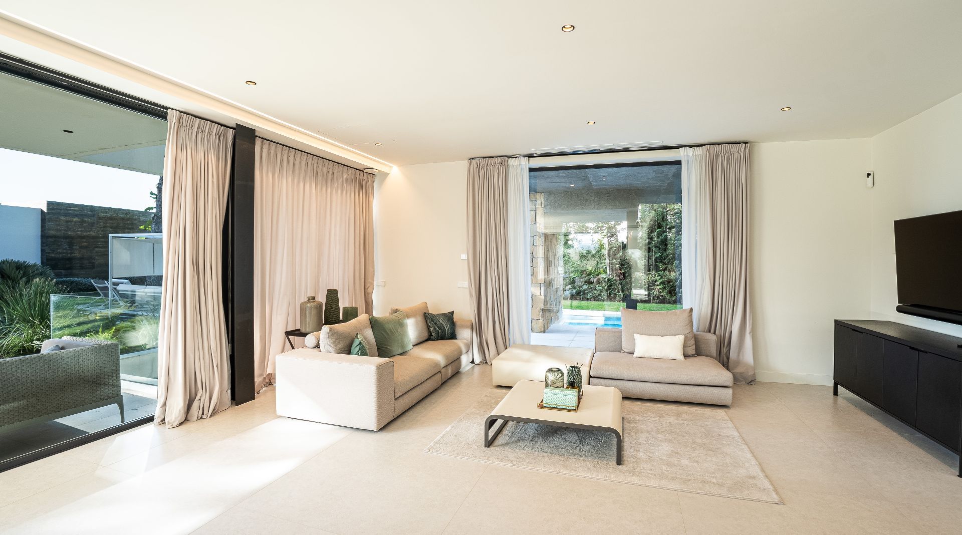 5 спални, 5 бани - Вила за продажба в Marbella Golden Mile