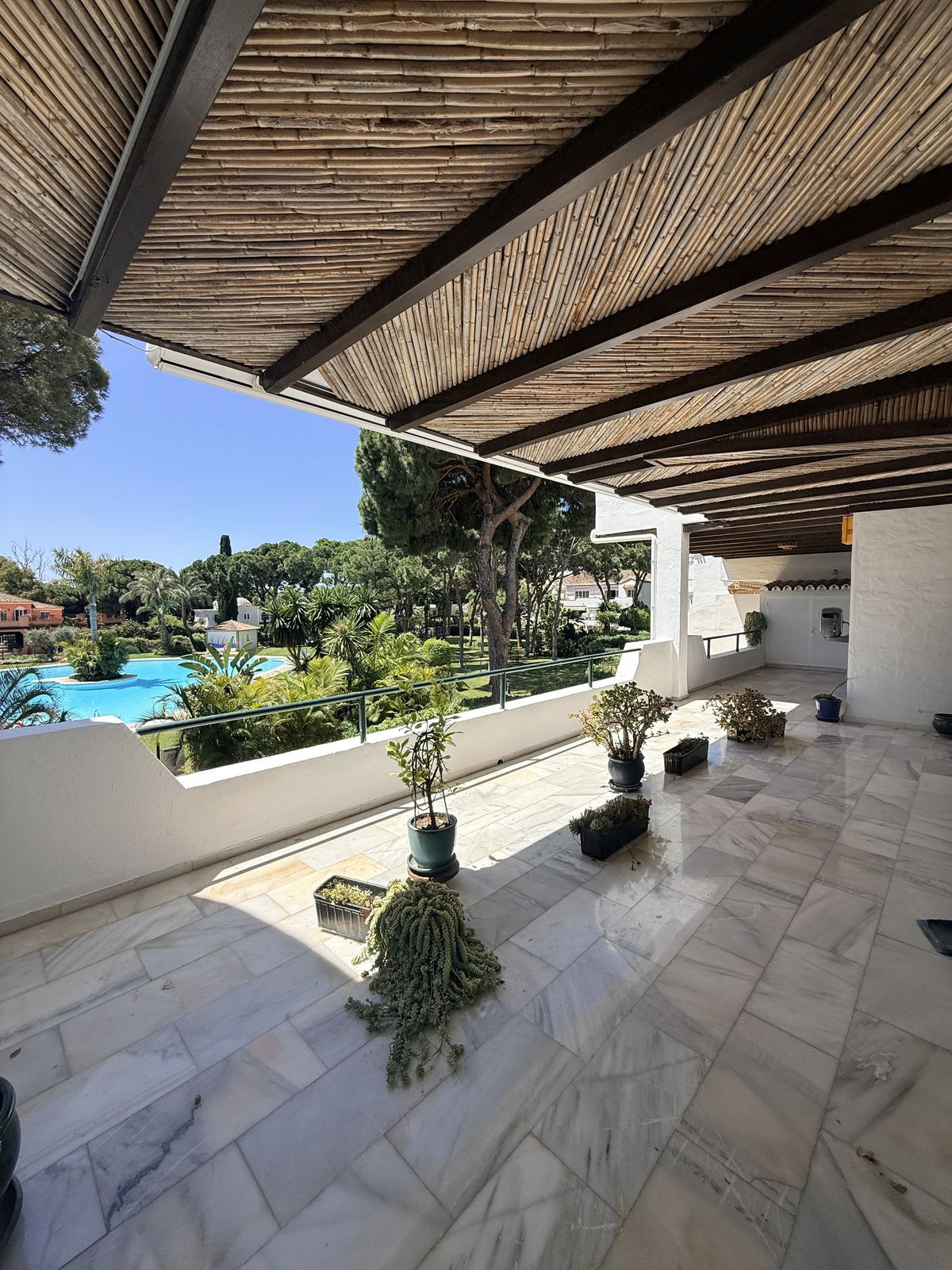 Piso de 3 Dormitorios en venta en Nueva Milla de Oro, Estepona
