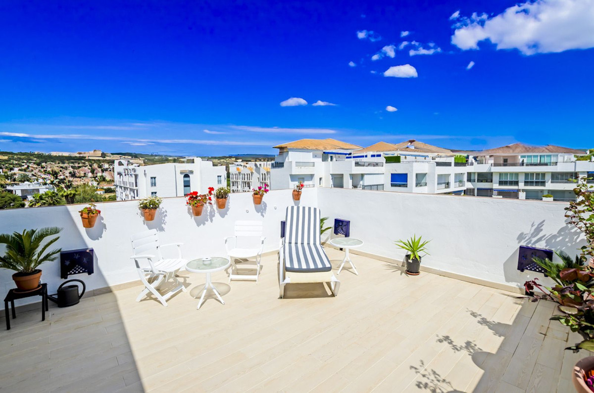 3 Bed, 3 Bath - Penthouse for Sale in Puerto Banús