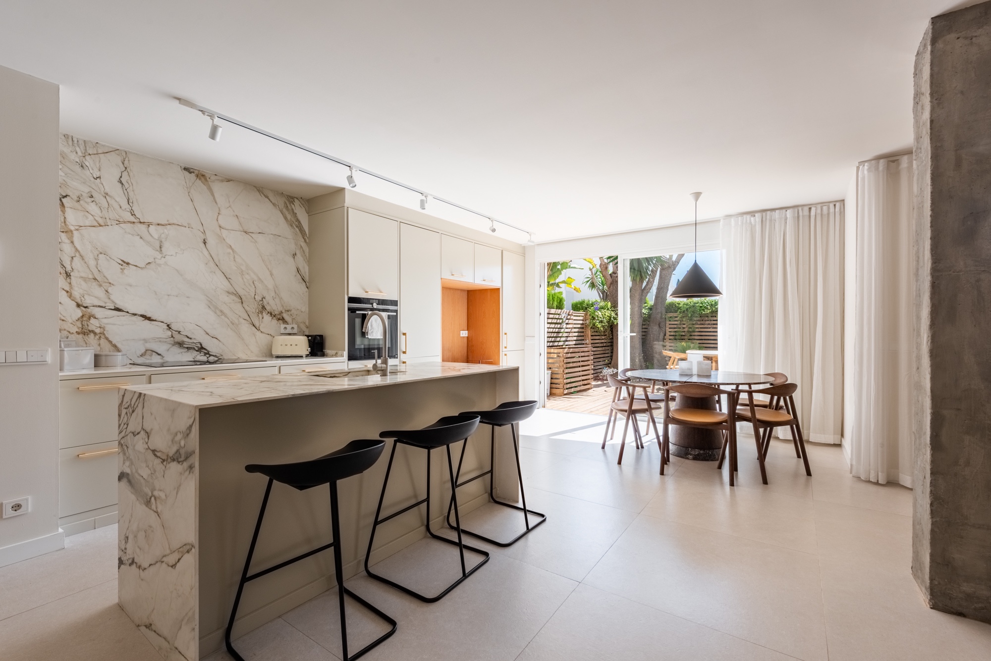 Piso de 3 Dormitorios en venta en Nueva Andalucía, Marbella