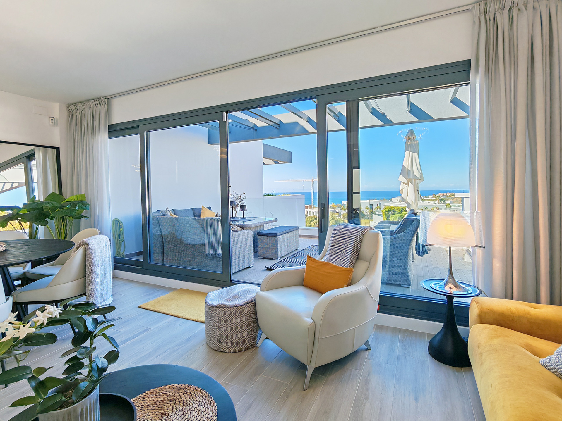 3 Bed - Penthouse for Sale in Cabopino, Marbella