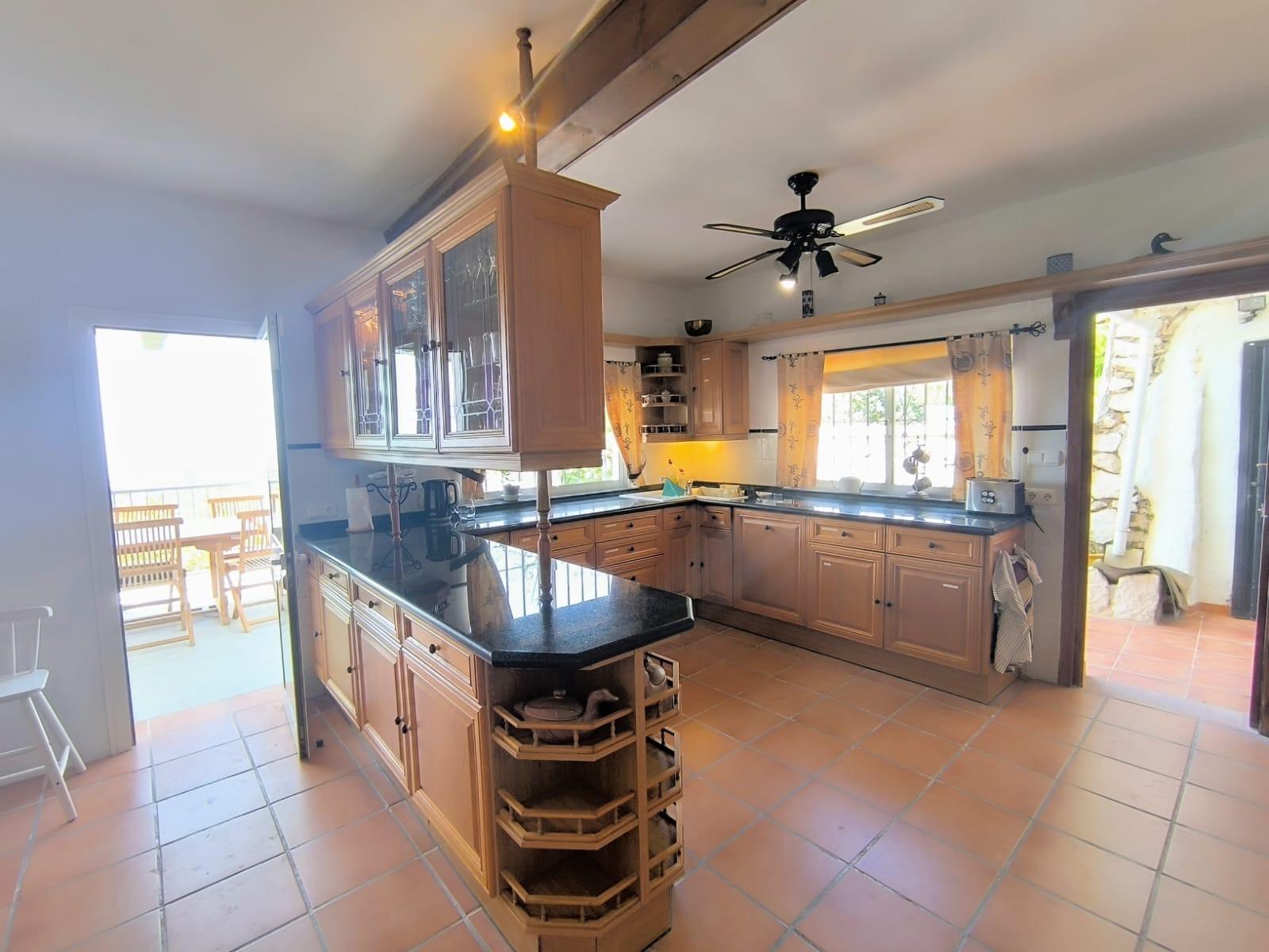 Casa de 4 Dormitorios en alquiler en Mijas