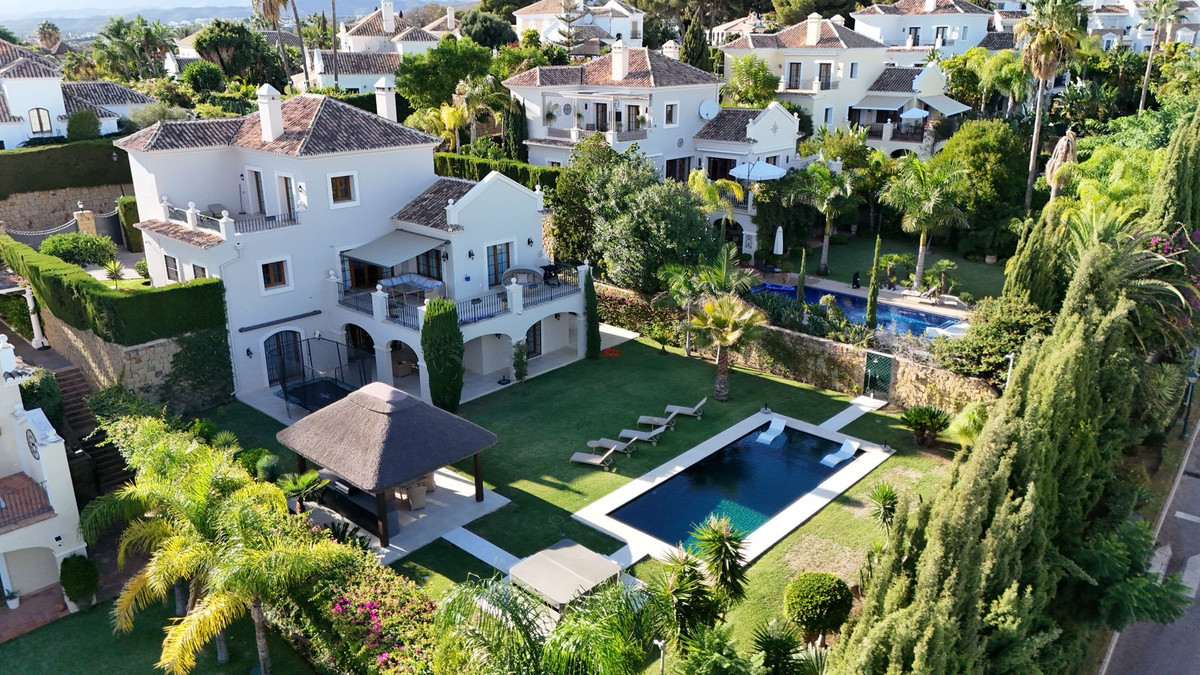 4 Bed - Villa for Sale in El Paraíso