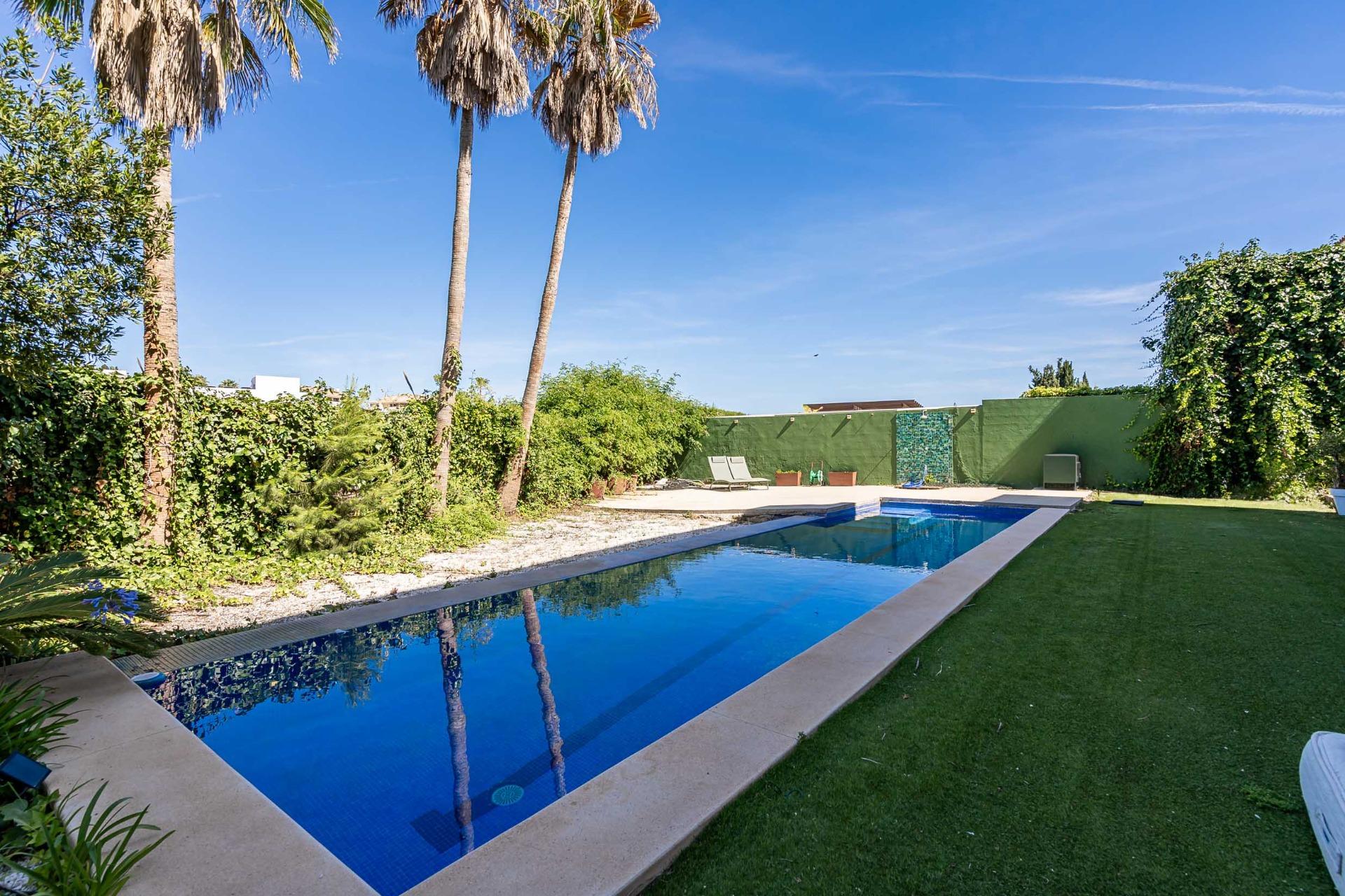 Casa de 5 Dormitorios en venta en Mijas