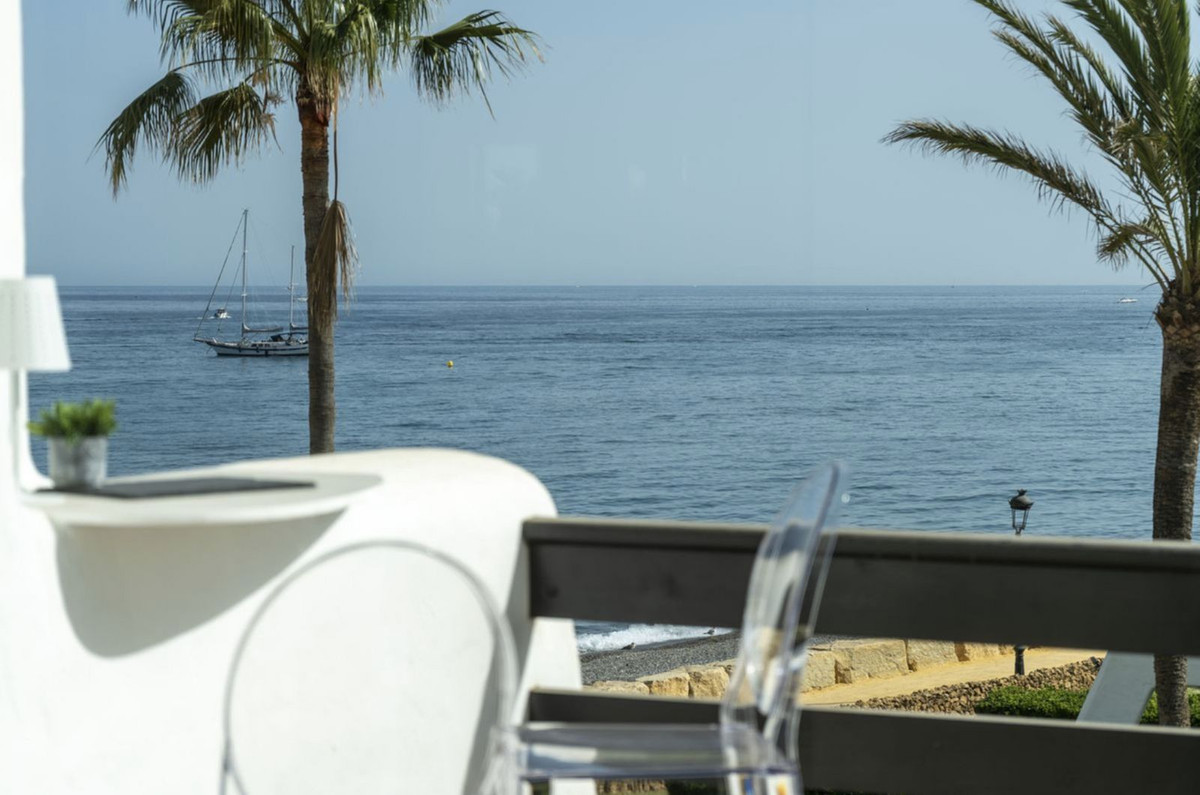 Casa Adosada de 4 Dormitorios y 3 Baños en venta en Puerto Banús
