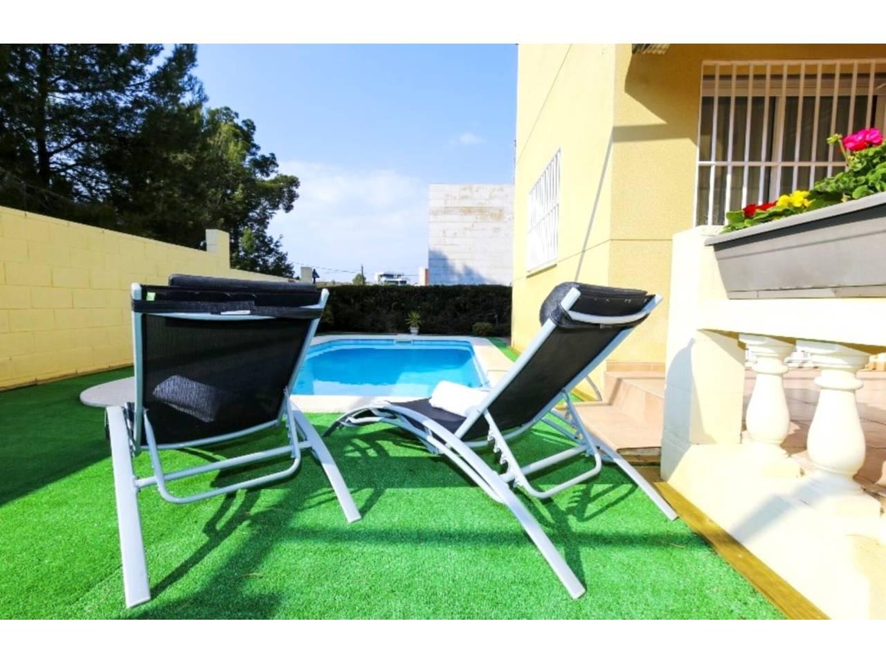 Casa Adosada de 4 Dormitorios y 3 Baños en alquiler vacacional en Salou