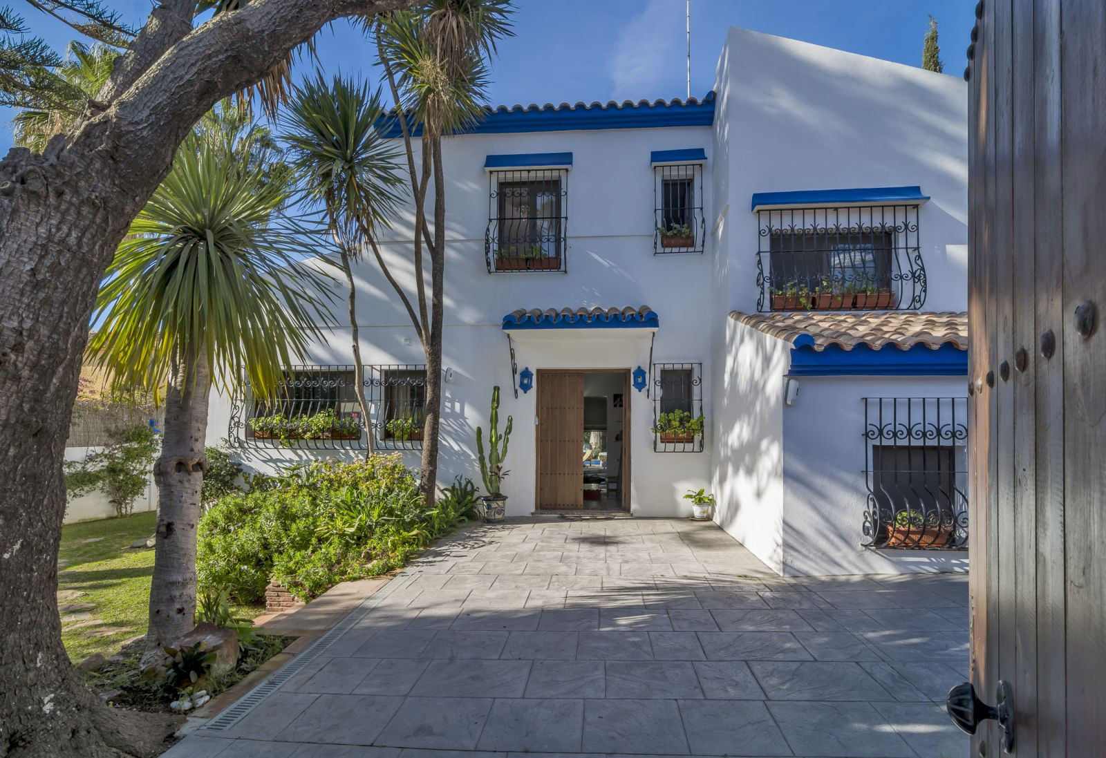 Casa de 4 Dormitorios en alquiler en Milla de Oro, Marbella