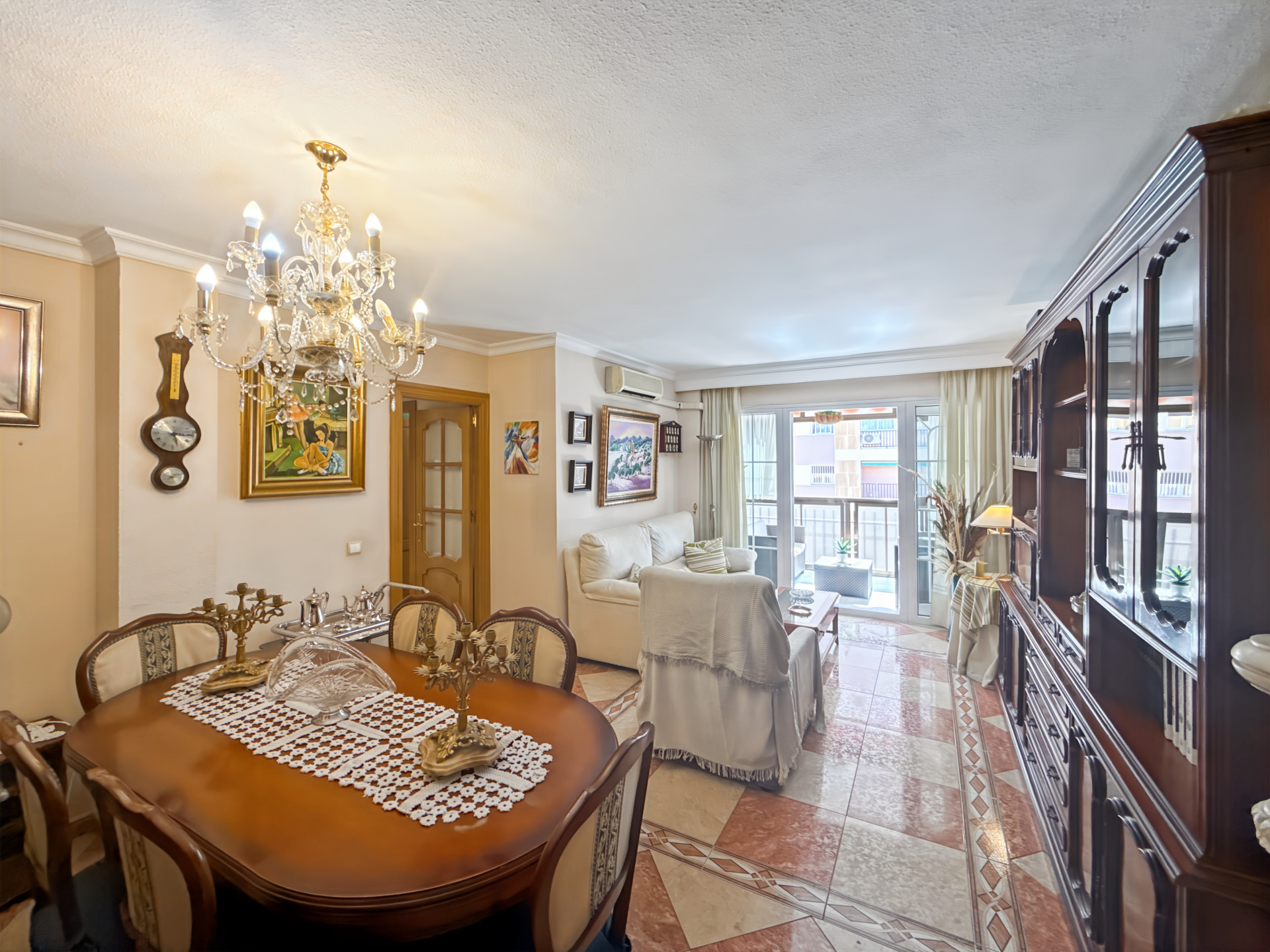 4 спални, 2 бани - Апартамент за продажба в Malaga Center