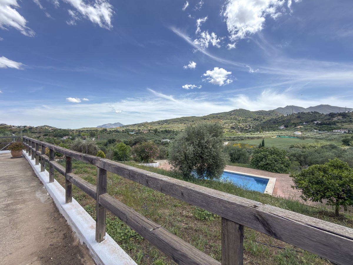 Finca de 2 Dormitorios y 1 Baño en venta en Monda