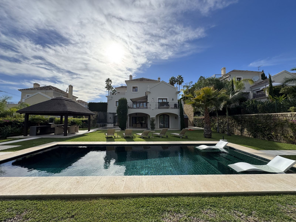 4 Bed - Villa for Sale in El Paraíso