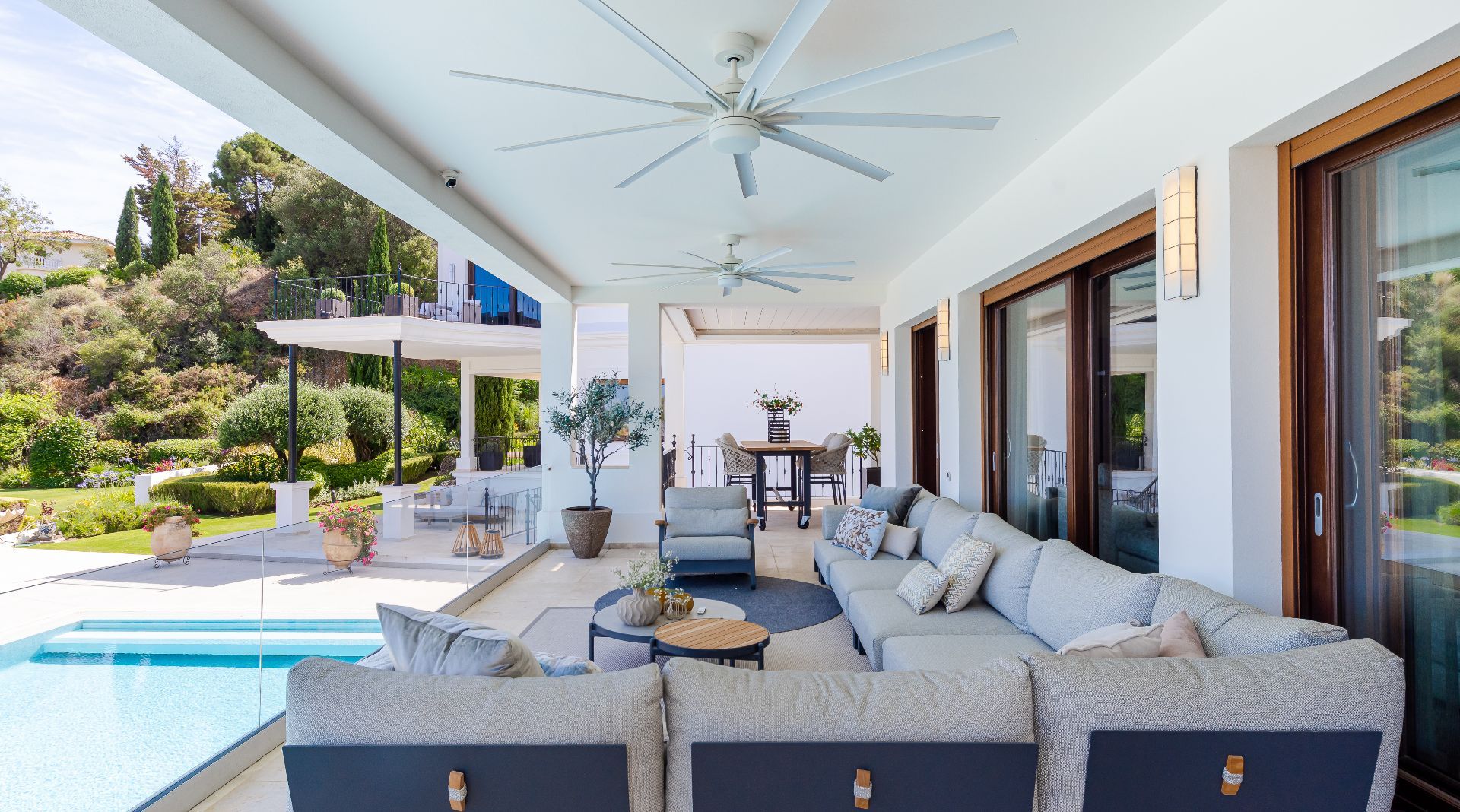 7 Bed, 9 Bath - Villa for Sale in La Quinta, Benahavis
