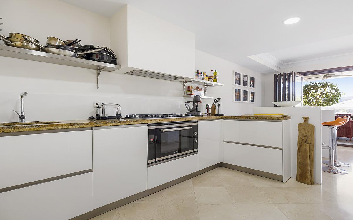 Casa Adosada de 5 Dormitorios en venta en Benahavís