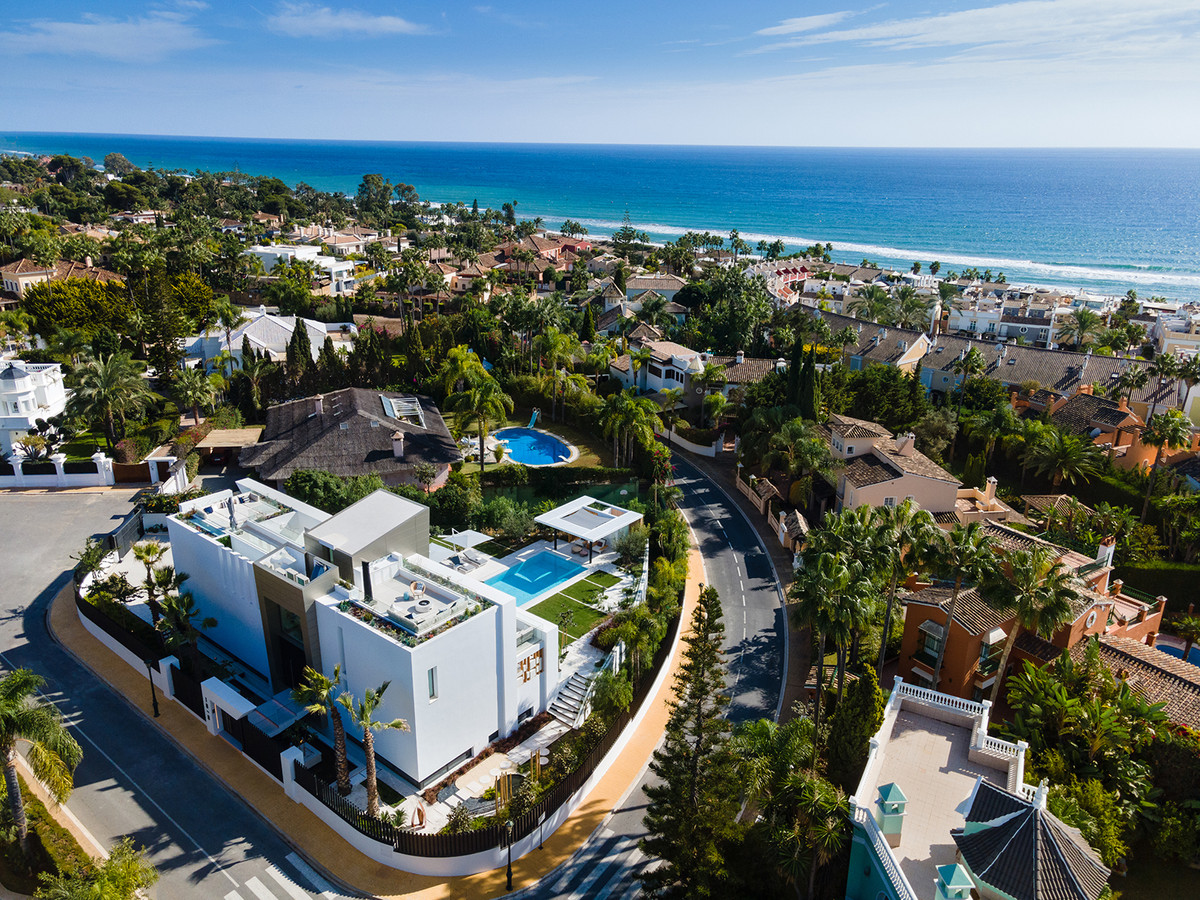 Casa de 5 Dormitorios en venta en Bahía de Marbella
